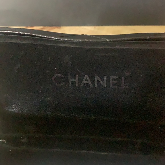 CHANEL Quilted Leather Sunglasses Case w/cleaning cloth - - Picture 8 of 9